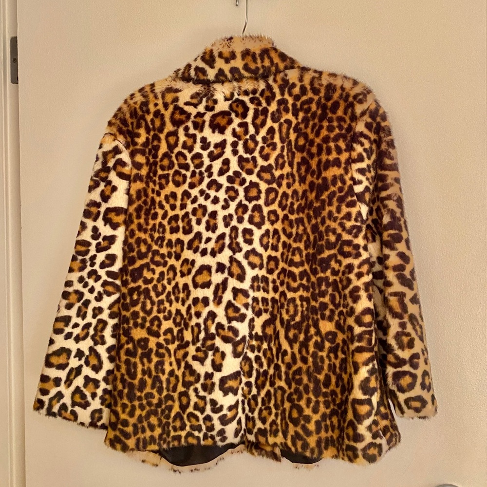 Leopard Faux Fur
Johanna Paris BEST OFFER